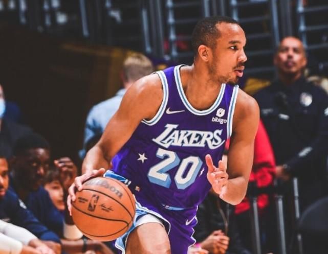 湖人输生死战詹姆斯带伤6中4 火线复出砍下38分仍输球