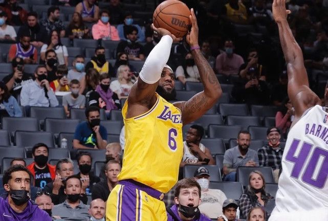 得分榜前十正负值与攻防效率垫底 詹姆斯砍高分成副作用 