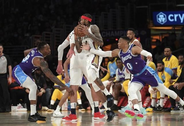 湖人输生死战詹姆斯带伤6中4 火线复出砍下38分仍输球