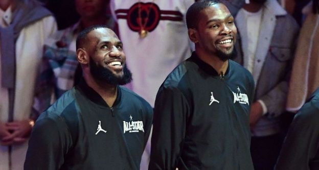 湖人和篮网难兄难弟 谁也没比谁好过