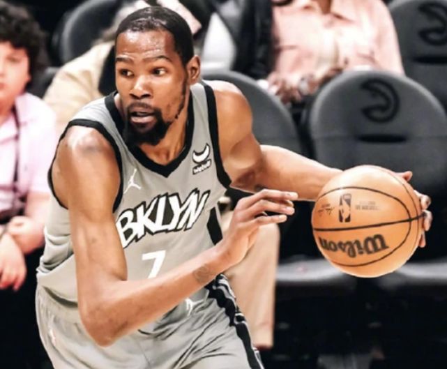 恩比德落后詹姆斯差距扩大  杜兰特轰下55分但场数不够