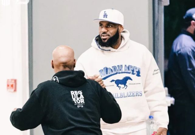 恩比德落后詹姆斯差距扩大  杜兰特轰下55分但场数不够