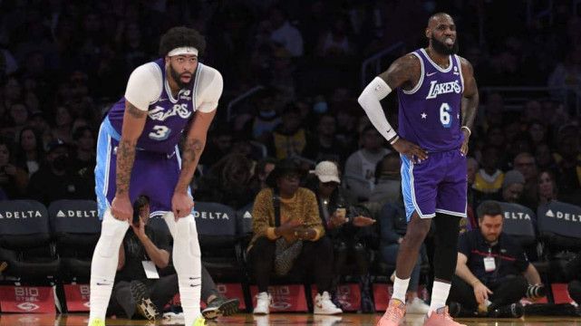 湖人队近期消息詹眉出战成疑 浓眉还是保持乐观态度