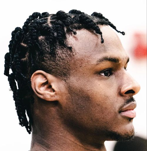 詹姆斯一家出动观战大儿子比赛 皇太子不负众望轰下25分