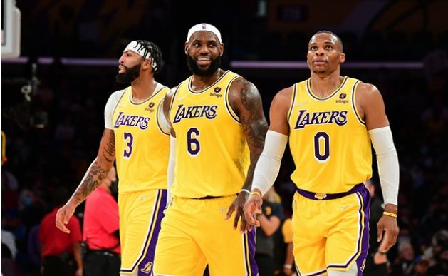 湖人和篮网难兄难弟 谁也没比谁好过