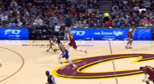 恩比德轰44+17 76人4次交锋全部获胜横扫骑士