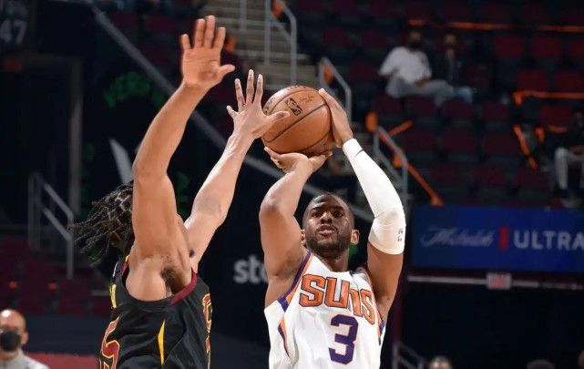 37岁保罗锁定助攻王 37岁的他能拿到这个荣誉是最大肯定