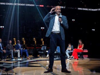 吉诺比利为胜利做出了巨大贡献 成为进入殿堂的成员