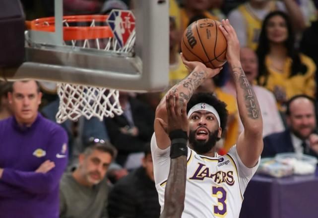 浓眉带伤出战为他感到骄傲 湖人进入附加赛希望渺茫