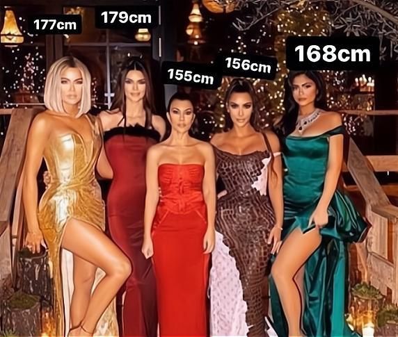 卡戴珊大姐走红毯当众亲吻男友 时时刻刻都在撒狗粮