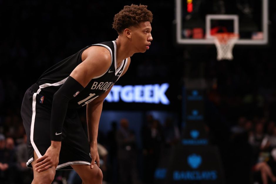 在回答希弗的问题时 纳什暗示他将在季后赛拥有爱德华兹 