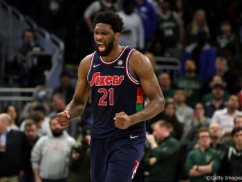 费城76人客场击败克里夫兰骑士队 连续5个赛季进入季后赛