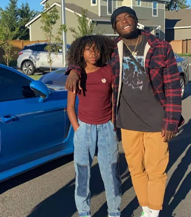 内特·罗宾逊发布与贾马尔·克劳福德合照 身材有略微的发福