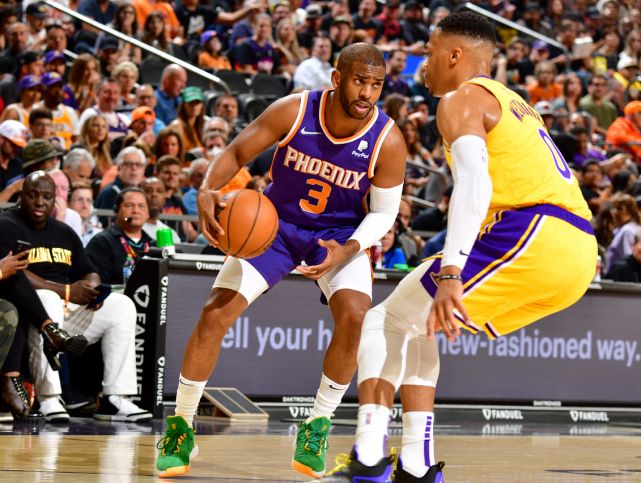 湖人7连败无缘附加赛 马刺三连胜势头无两