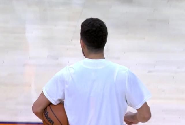 豪华湖人在这一天正式无缘附加赛 马刺上岸而湖人落马