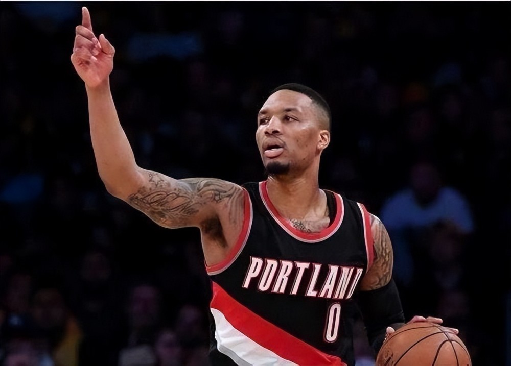 万众瞩目的季后赛马上到来 詹姆斯无缘季后赛