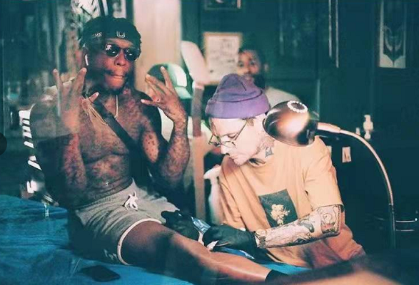 内特·罗宾逊发布与贾马尔·克劳福德合照 身材有略微的发福