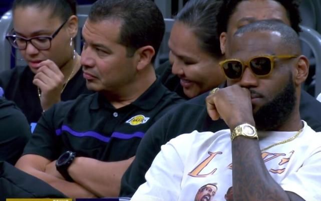 豪华湖人在这一天正式无缘附加赛 马刺上岸而湖人落马