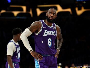 湖人在不允许1败的情况下 雷佛龙詹姆斯缺席了桑兹战