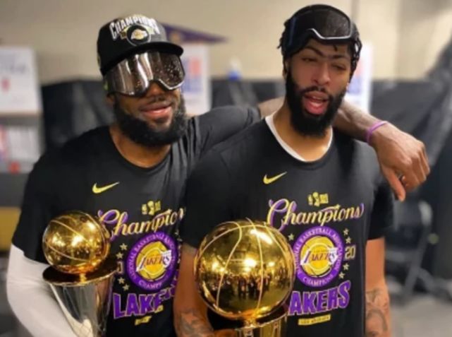 詹姆斯湖人生涯总结 夺冠过两次无缘季后赛