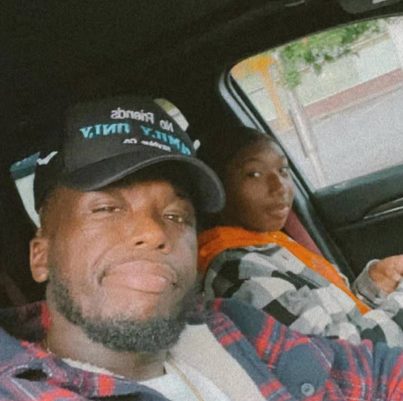 内特·罗宾逊发布与贾马尔·克劳福德合照 身材有略微的发福