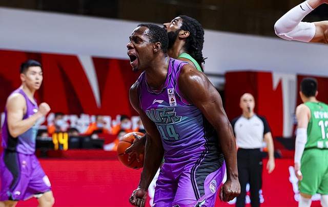 收官之战哈德森仅得5分 第二位的易建联是否能得得分王