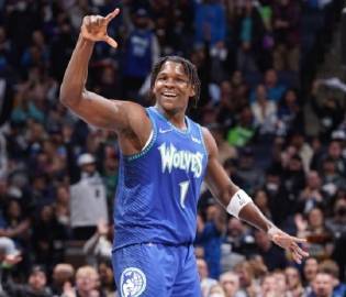 爱德华兹全场49分创职业生涯新高 助力森林狼战胜马刺