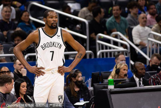 阿杜36+5+5反超三分 率队在第四节上演精彩反击攻势