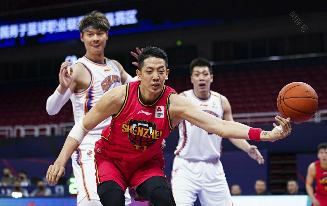上海逆转深圳 沈梓捷和贺希宁发生口角