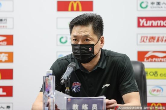 李春江称盼上海早日抗疫成功 他对今天队员的表现非常满意