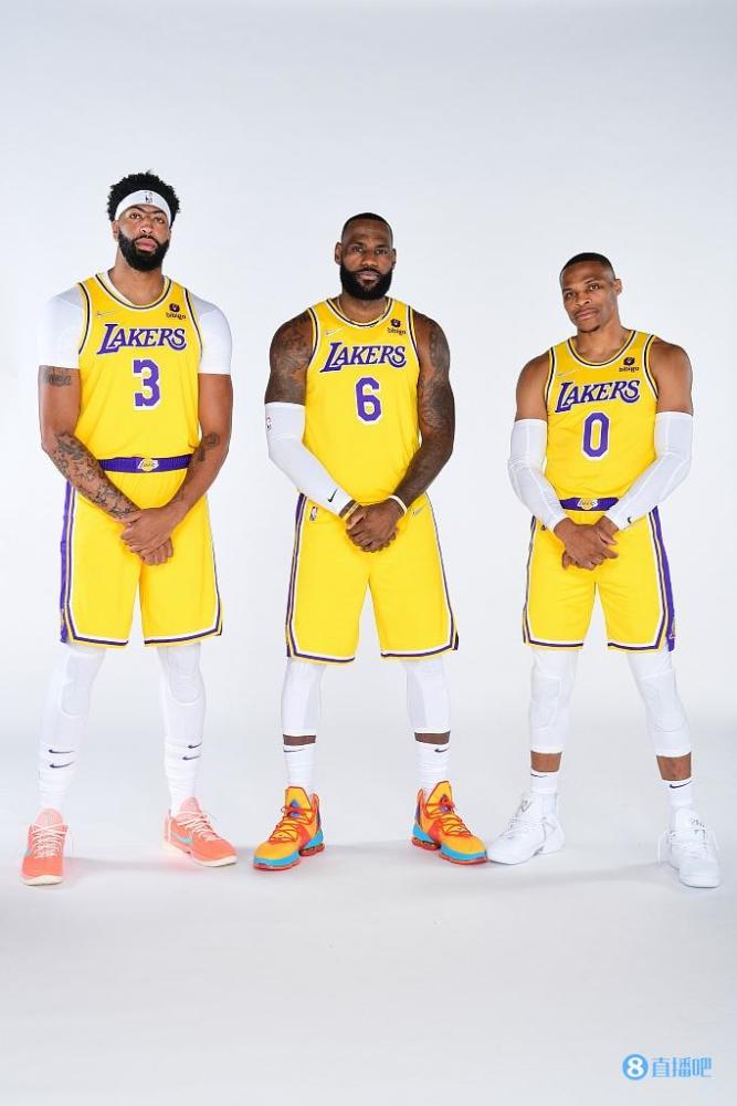 美媒曝光湖人三巨头同场数据 湖人进攻效率倒数第四