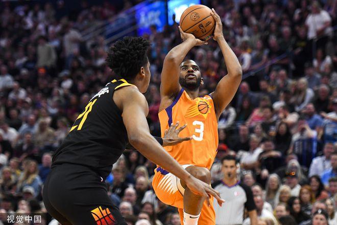 太阳终结爵士连胜 布克33分保罗16+16