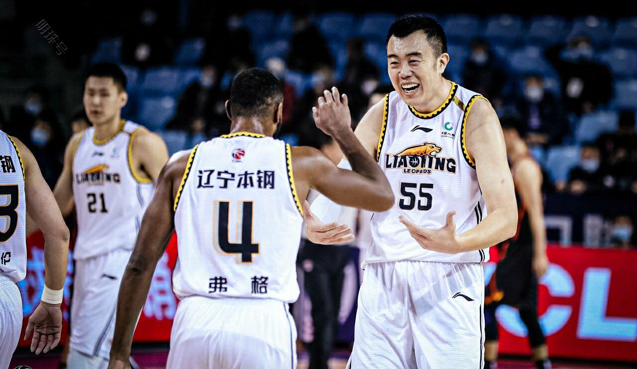 赵继伟韩德君违体 裁判与辽宁同在