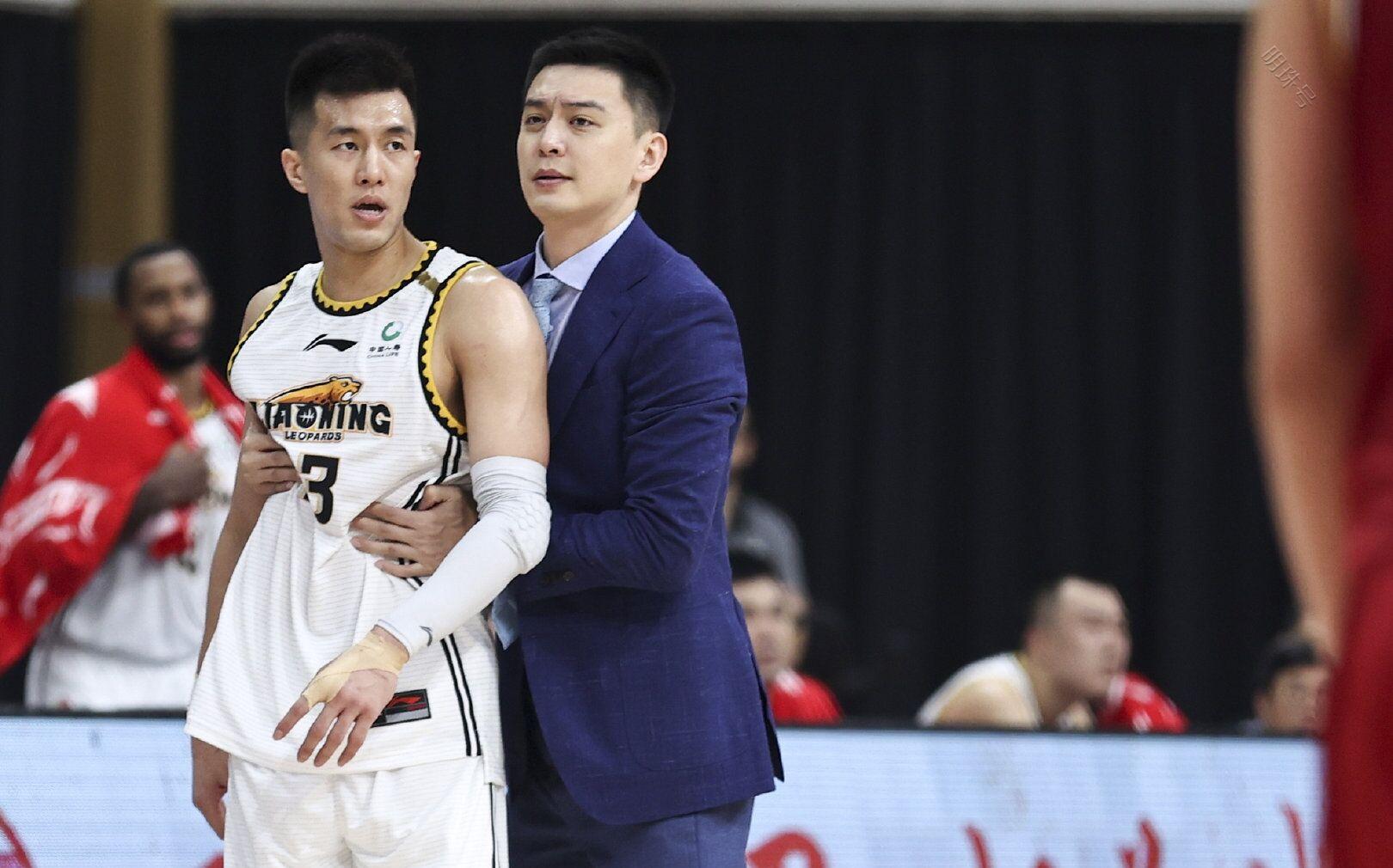 赵继伟韩德君违体 裁判与辽宁同在