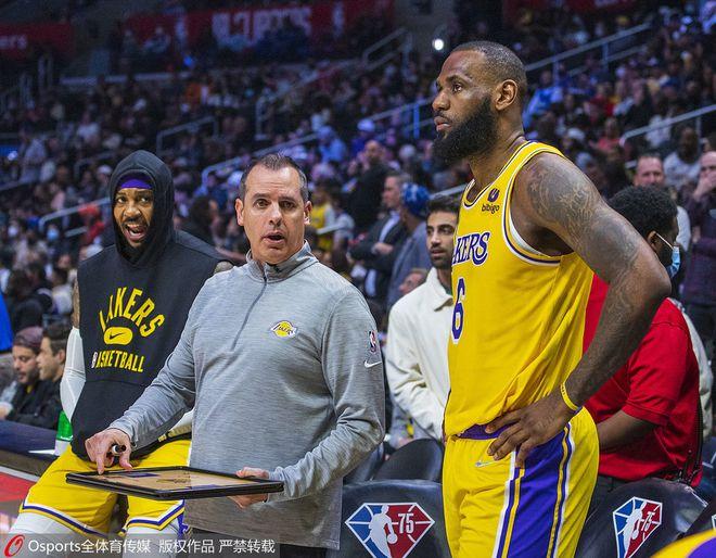 湖人内部颇为混乱 沃格尔早就失去对湖人控制