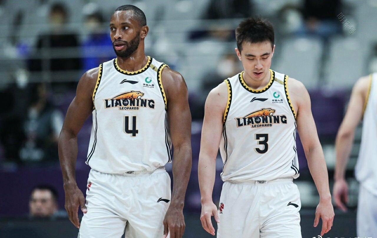 赵继伟韩德君违体 裁判与辽宁同在