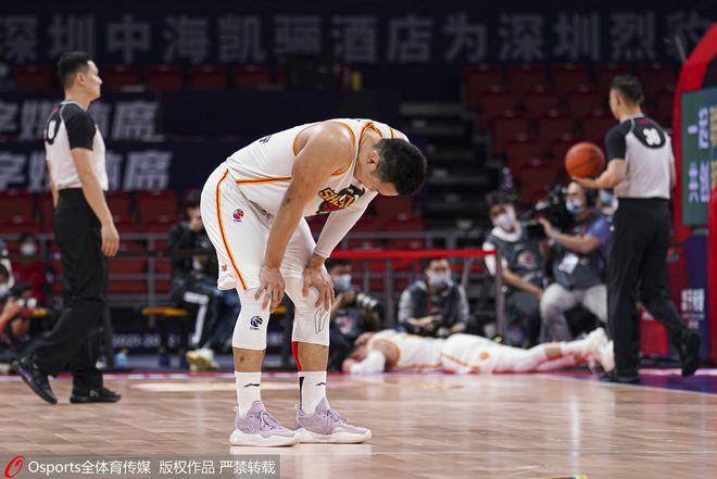 上海深圳G2裁判报告出炉 漏吹王哲林犯规对深圳不公