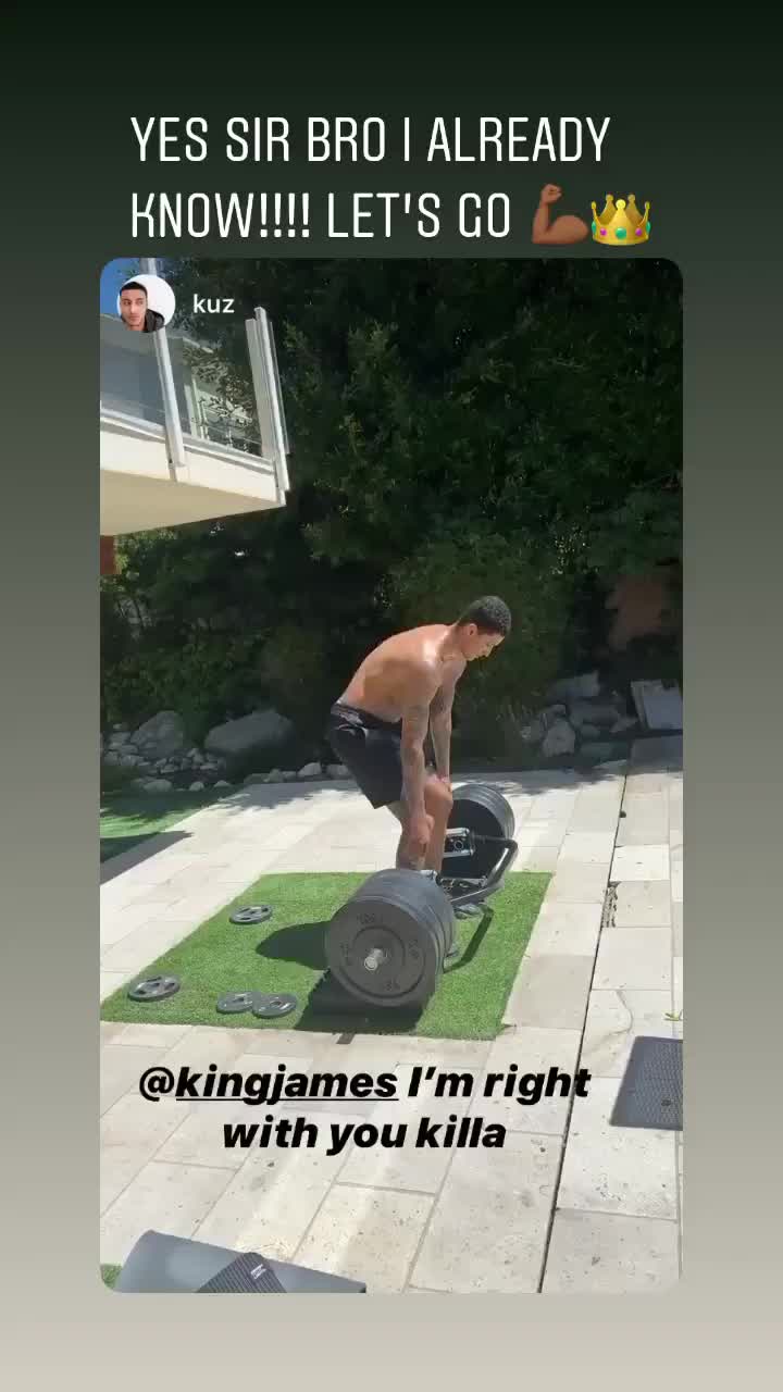 库兹马上传在家训练视频 并艾特了詹姆斯