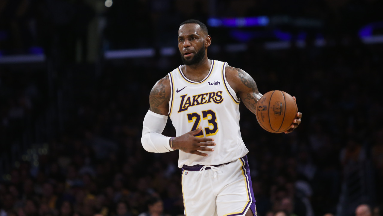 A-史密斯表示詹姆斯在任何时代都是超巨 不过在90年代拿不到冠军