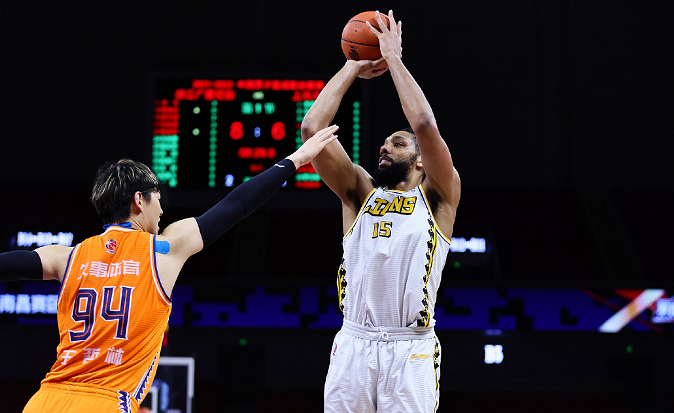 广厦击败上海男篮 NBA探花郎奥卡福表现不俗