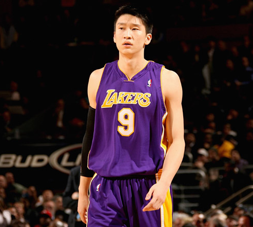 中国男篮在NBA打过球的有哪些 他们的薪资是多少