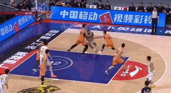 广厦击败上海男篮 NBA探花郎奥卡福表现不俗