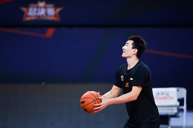孙铭徽专访中表示不会和郭艾伦比较 要竭尽全力不留遗憾