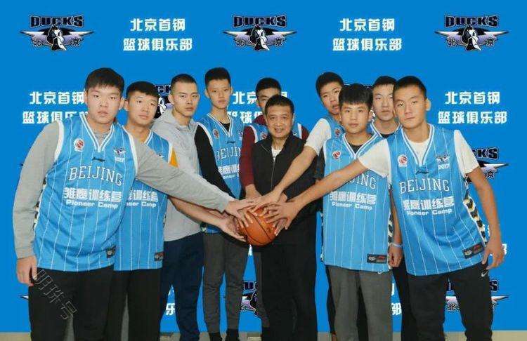 曾凡博为什么选择在今年参加nba选秀？ 落选后被冷嘲热讽