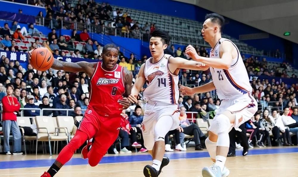 姚明如何收购上海男篮 一己之力保住中国篮球