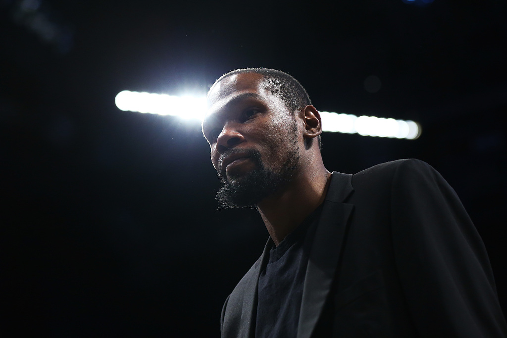 杜兰特谈起在勇士时期从一哥和追梦身上学到了更好的切球和协防