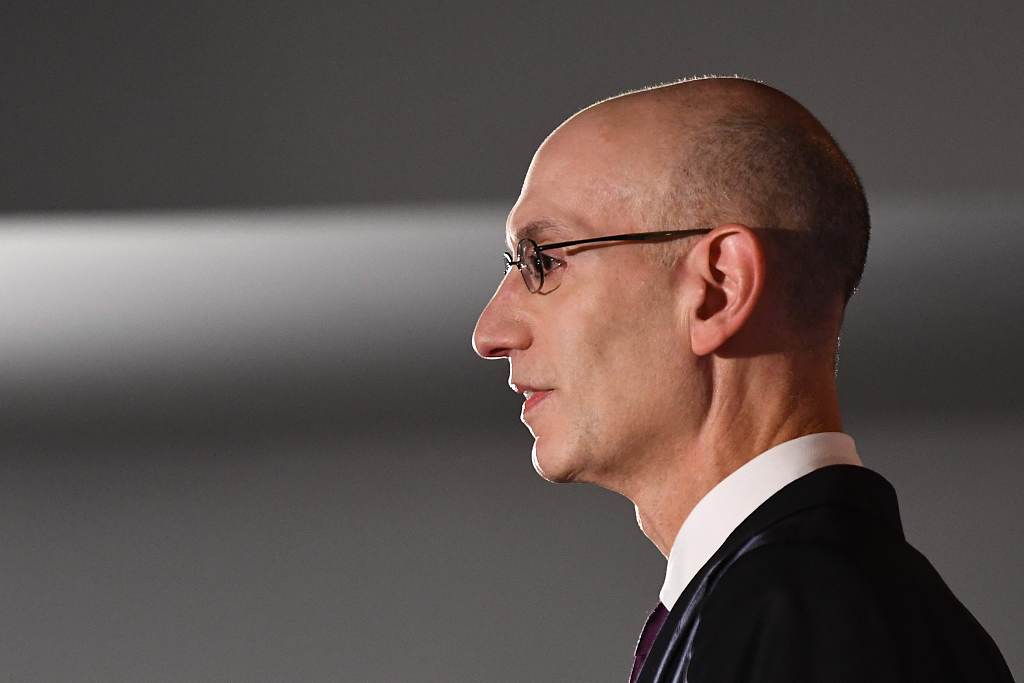 此次NBA300多球员检查就16人确诊 这让肖华他们松了一口气