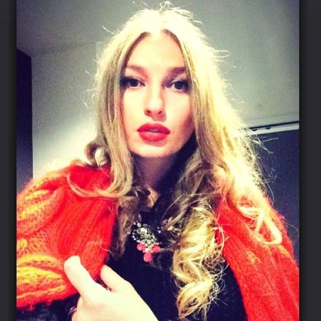 帕楚里亚的妻子Tika Alavidz 你能看出这是一个四个孩子的母亲吗