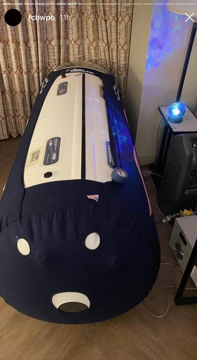 为了确保比赛的状态 杰伦-布朗这次带了睡眠舱