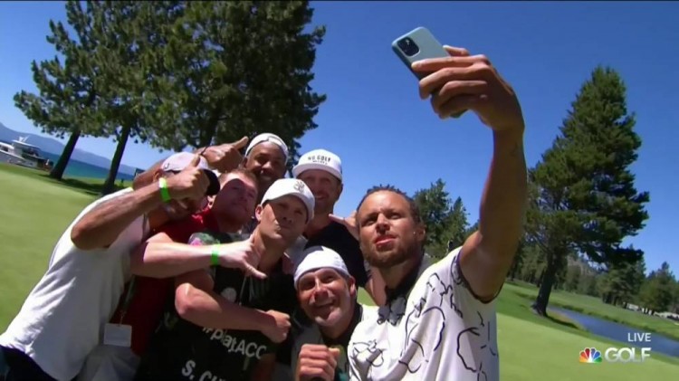 震惊：NBA著名球星库里，竟强逼老父亲跳湖！